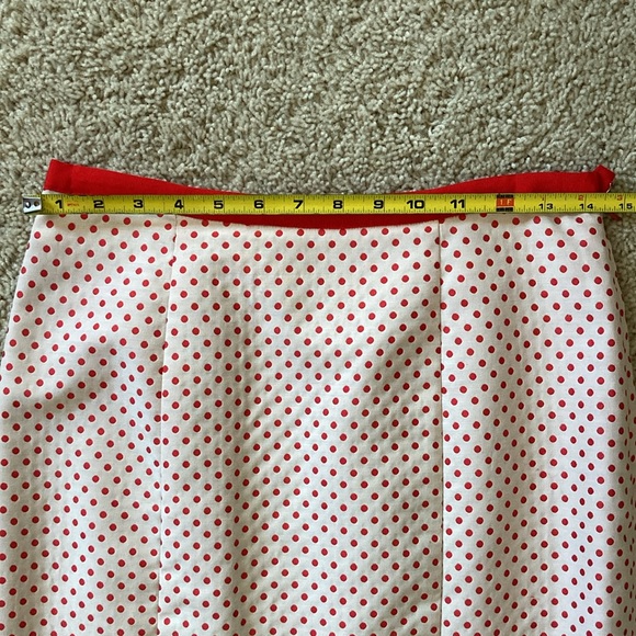 Sara Campbell white with red dots suit - Picture 9 of 10